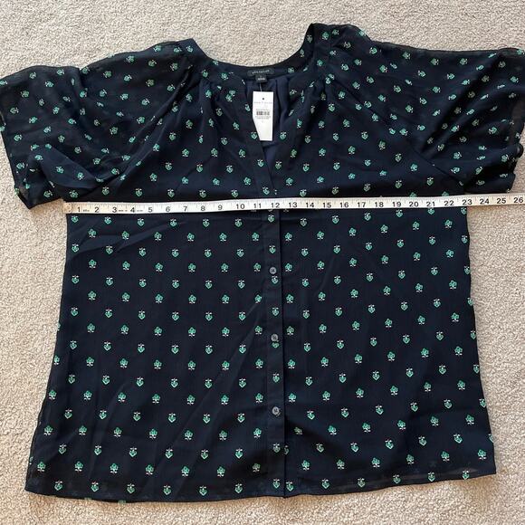 Ann Taylor Womens Shamrock Button Up Short Sleeve Blouse Navy Size Large NWT - Picture 5 of 6